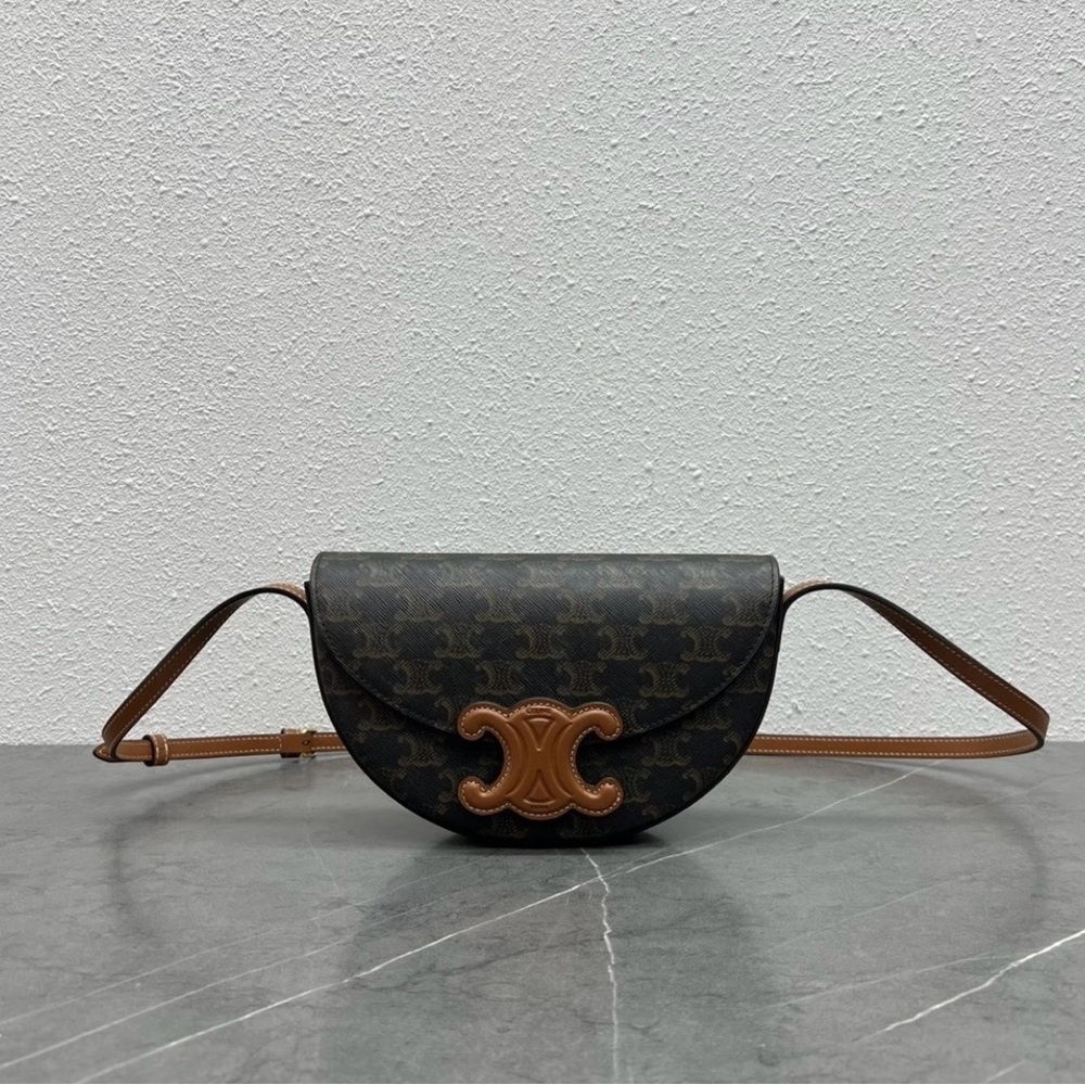 CELINE brand new MONOGRAM BESACE CUIR TRIOMPHE bag